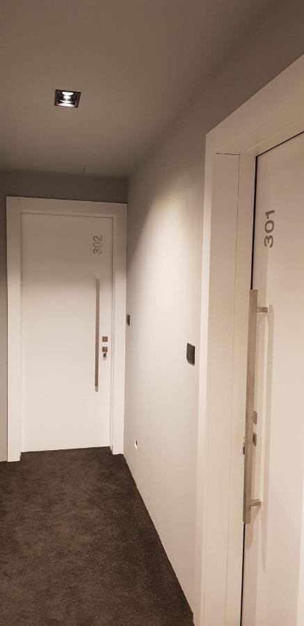 Hotel Leoni & Private